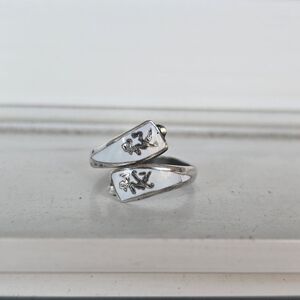 White Guilloche Wrap Siam Goddess 925 Sterling Silver Vintage Ring Adjustable